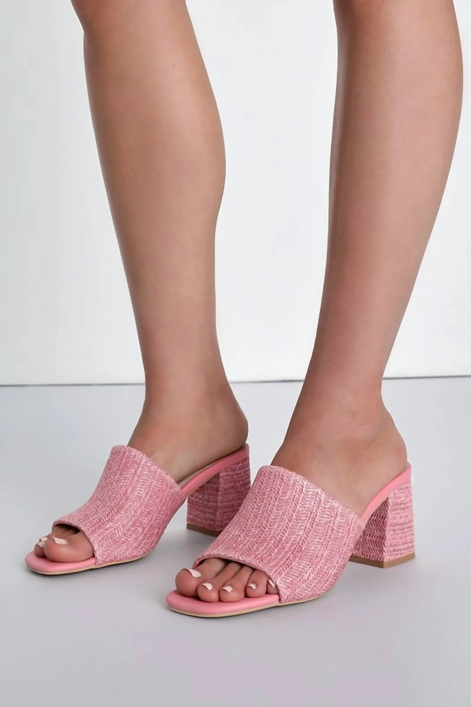 Adapt Raffia Sandal In Pink Raffia