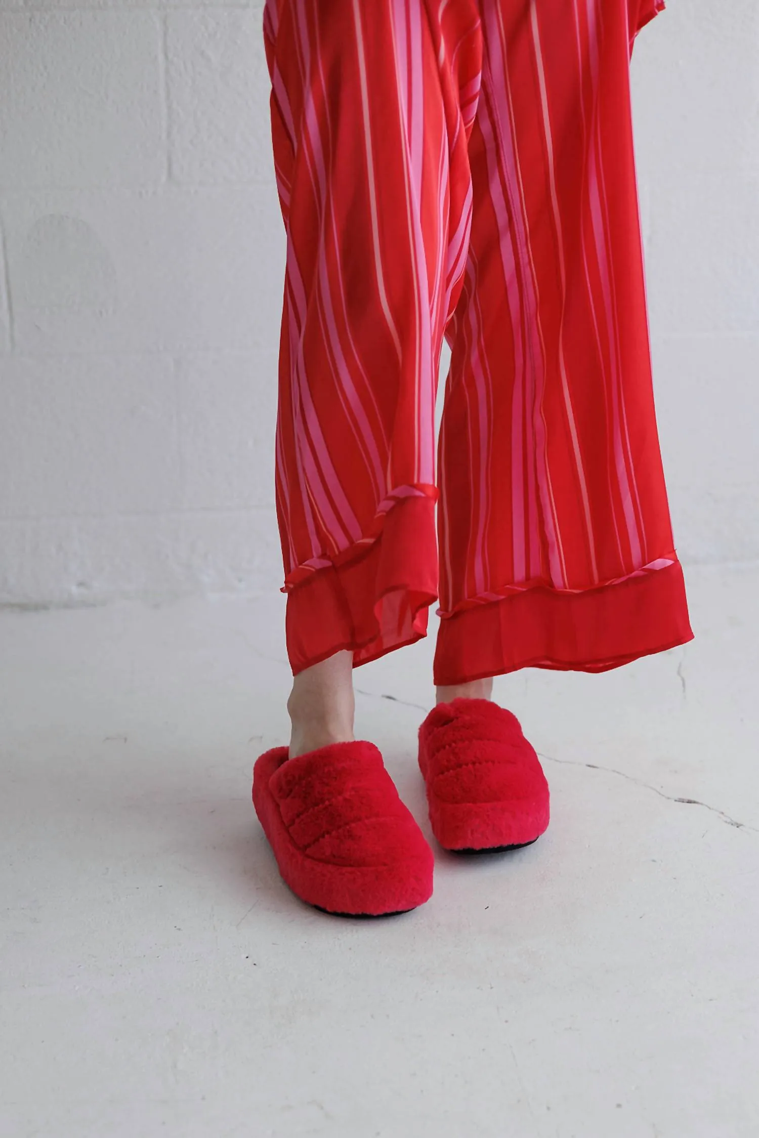 It's A Vibe Platform Slipper In Dragon Fruit