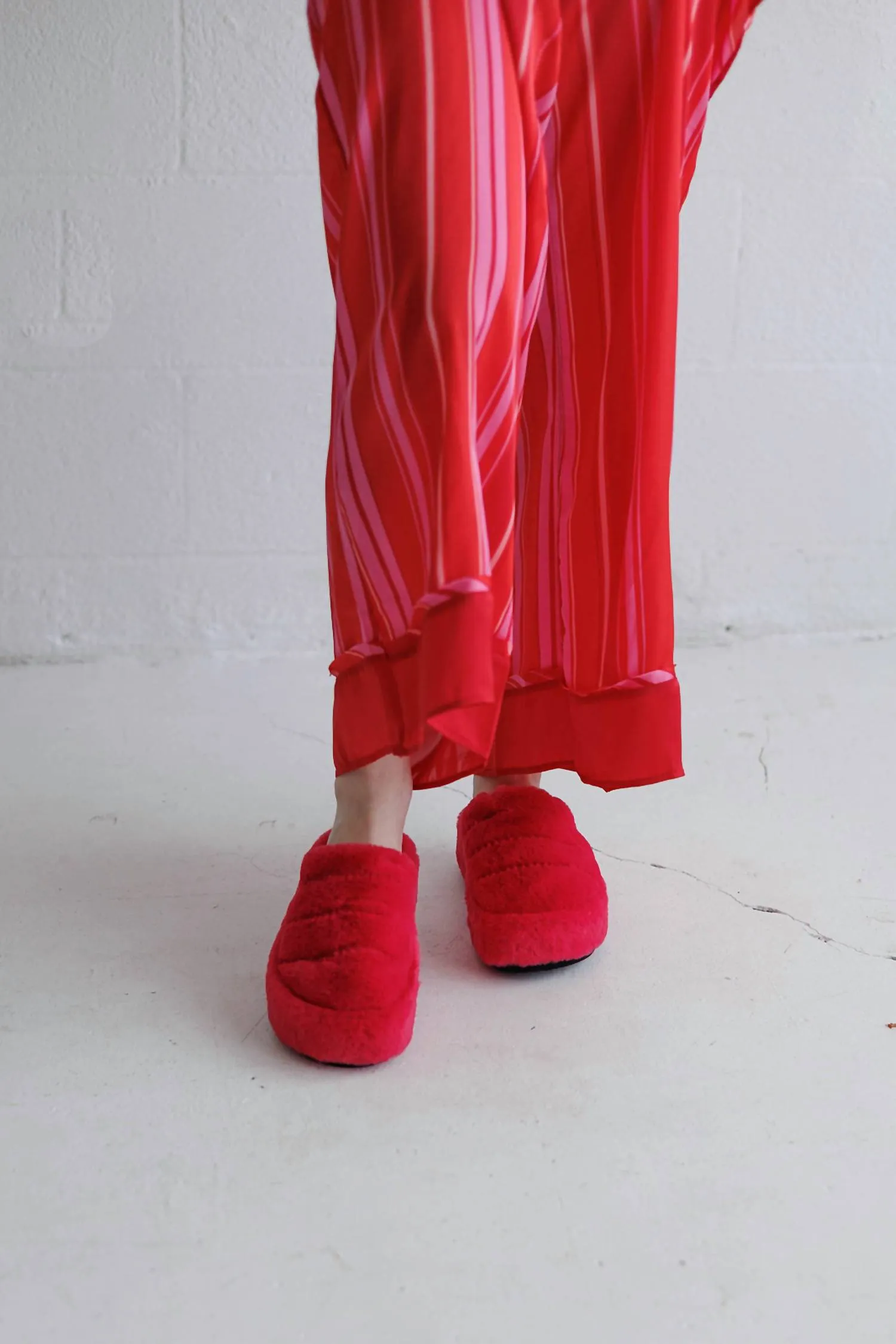 It's A Vibe Platform Slipper In Dragon Fruit