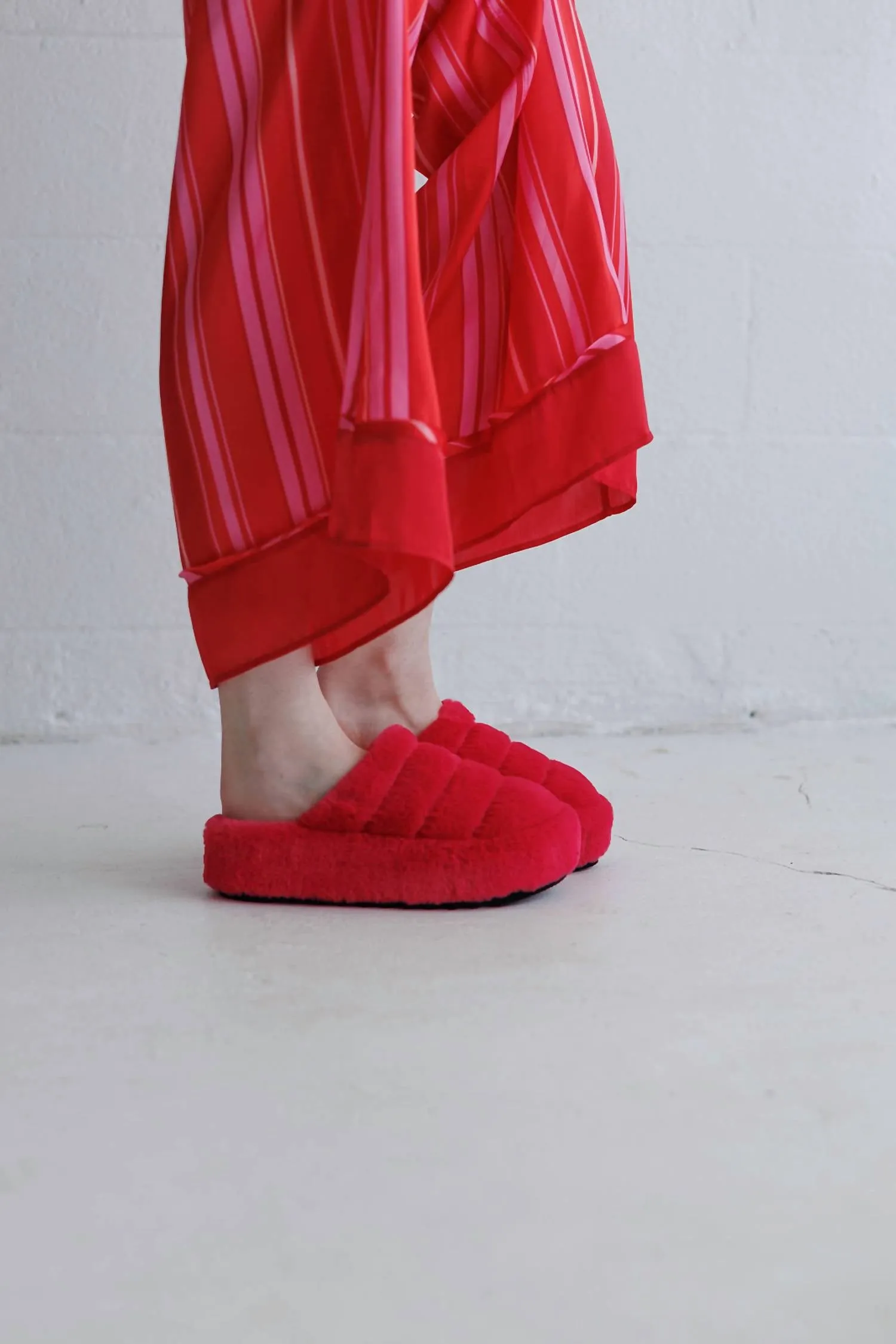 It's A Vibe Platform Slipper In Dragon Fruit