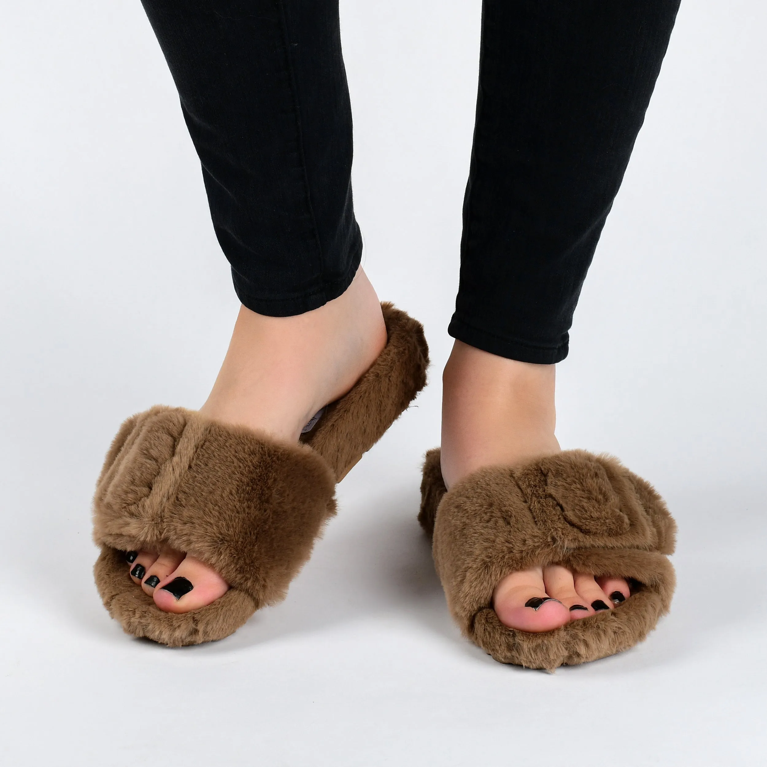 Journee Collection Women's Faux Fur Shadow Slipper