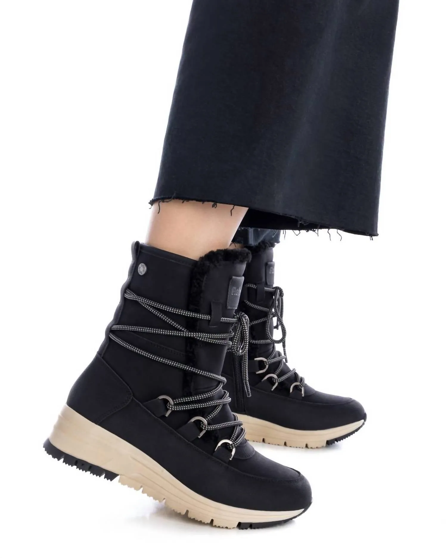 Women's Winter Booties In Black