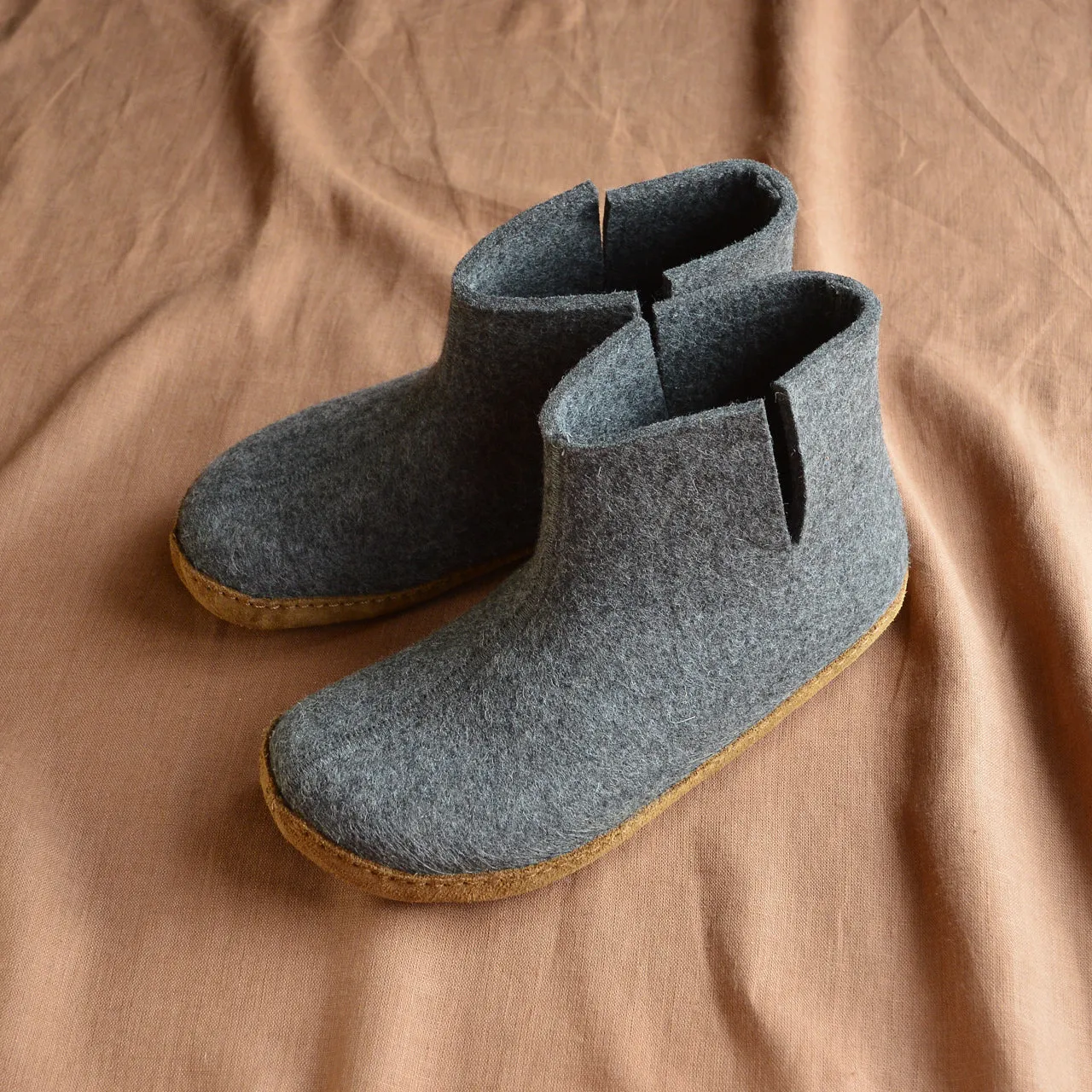 Wool Felt Slippers - Emil's Boots - Graphite AW24 (Adults 37 only) *Last ones