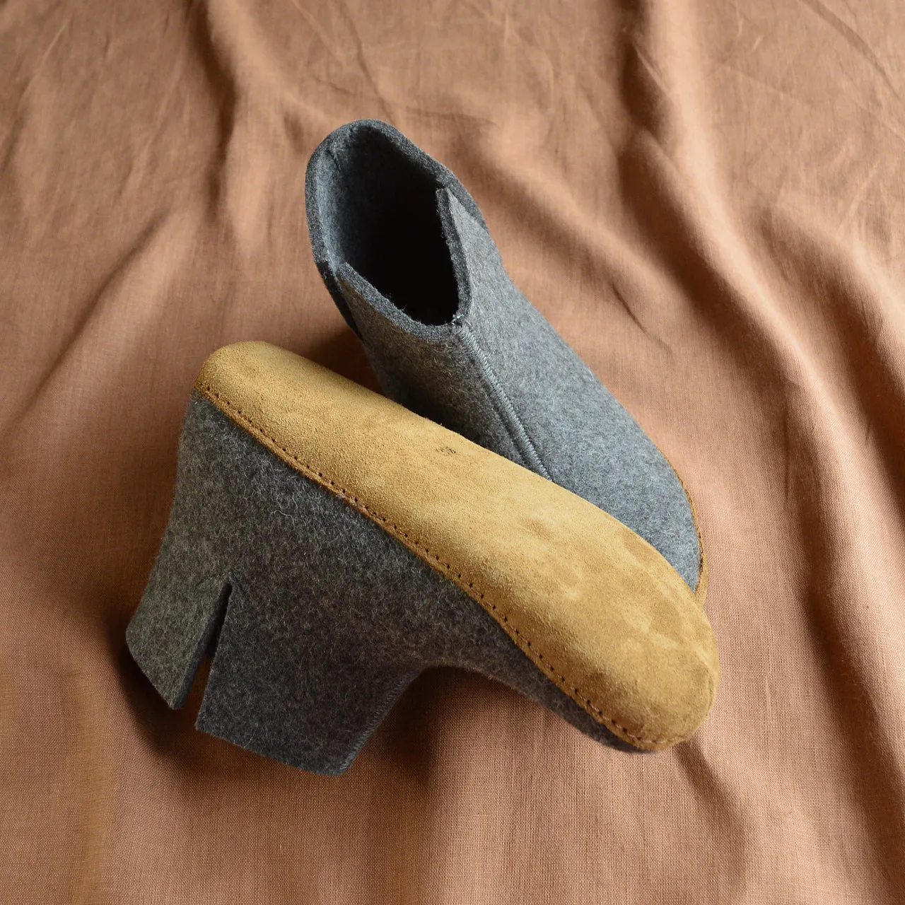 Wool Felt Slippers - Emil's Boots - Graphite AW24 (Adults 37 only) *Last ones